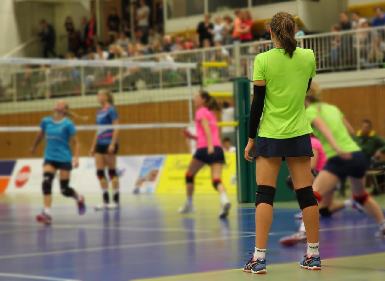 Les techniques de volley à maîtriser pour exceller sur le terrain
